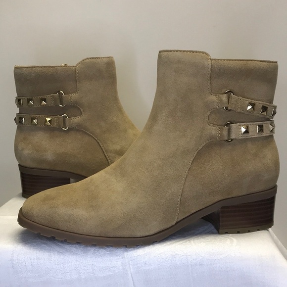 ANN Klein’s Caimile Natural Suede Ankle High Block Heel Bootie NWT - Picture 1 of 9